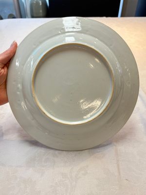 A pair of Chinese bianco sopra bianco armorial dishes with the arms of van Herzeele for the Dutch market, Qianlong, ca. 1740-1745 — photo 10