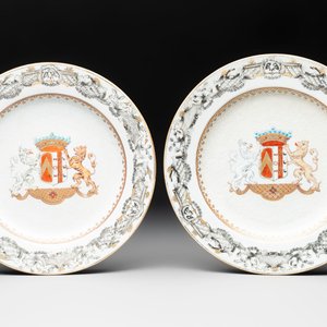 A pair of Chinese bianco sopra bianco armorial dishes with the arms of van Herzeele for the Dutch market, Qianlong, ca. 1740-1745 — photo 1