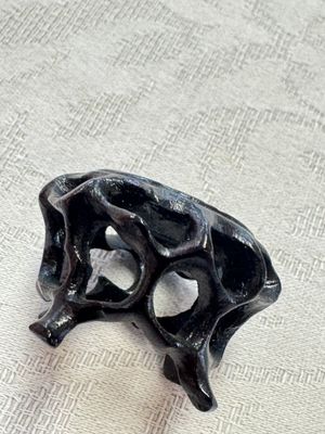A pair of Chinese bird feeders with moulded design, one unglazed, on later wooden stands, Song — photo 11