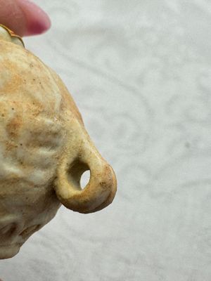 A pair of Chinese bird feeders with moulded design, one unglazed, on later wooden stands, Song — photo 18
