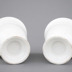 A pair of Chinese blanc de Chine porcelain cups, 19/20th C. — photo 7