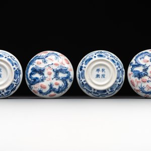 A pair of Chinese blue and white and a pair of blue, white and copper-red seal paste boxes, Kangxi and Qianlong mark, 19th C. — photo 4