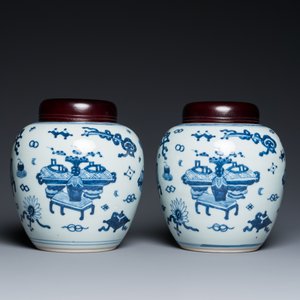 A pair of Chinese blue and white ‘antiquities’ jars with wooden covers, Kangxi — photo 2