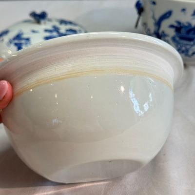 A pair of Chinese blue and white 'Antiquities' warming bowls with covers — photo 20