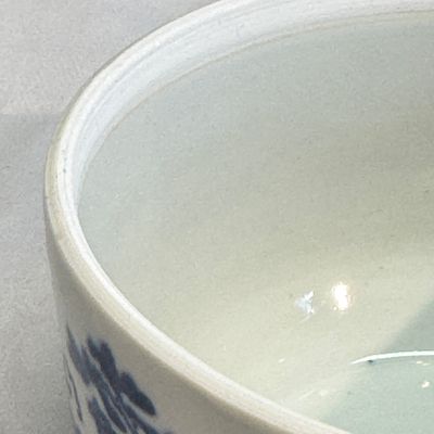A pair of Chinese blue and white 'Antiquities' warming bowls with covers — photo 49