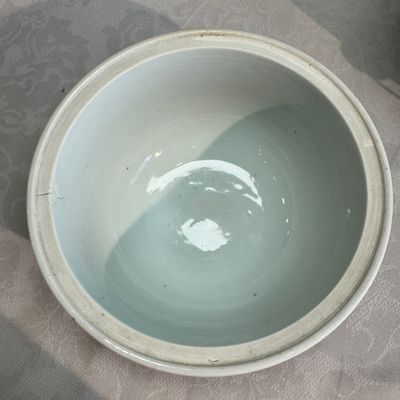 A pair of Chinese blue and white 'Antiquities' warming bowls with covers — photo 51