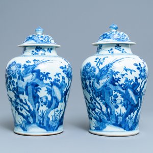 A pair of Chinese blue and white baluster vases and covers with birds in a rocky landscape, Kangxi — photo 1