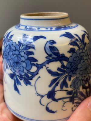 A pair of Chinese blue and white bell-shaped water pots, Kangxi — photo 9