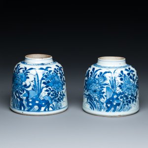 A pair of Chinese blue and white bell-shaped water pots, Kangxi — photo 2