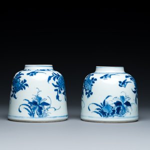 A pair of Chinese blue and white bell-shaped water pots, Kangxi — photo 5