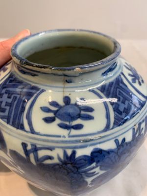 A pair of Chinese blue and white 'birds among blossoming branches' jars, Wanli — photo 18