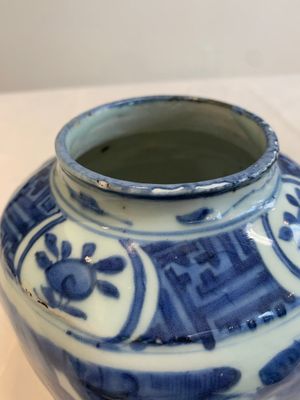 A pair of Chinese blue and white 'birds among blossoming branches' jars, Wanli — photo 10