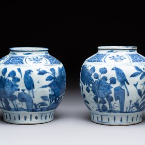 A pair of Chinese blue and white 'birds among blossoming branches' jars, Wanli — photo 1