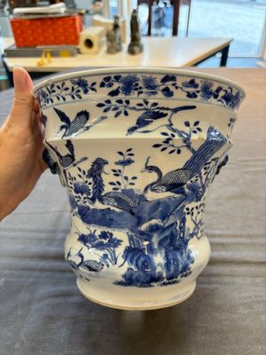 A pair of Chinese blue and white 'birds among flowering branches' jardinières, 19th C. — photo 3