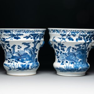 A pair of Chinese blue and white 'birds among flowering branches' jardinières, 19th C. — photo 1