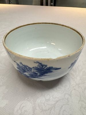 A pair of Chinese blue and white 'Bleu de Hue' covered bowls with landscape design, Phong Vu Quy Chu 風雨歸舟 marks, 19th C. — photo 11