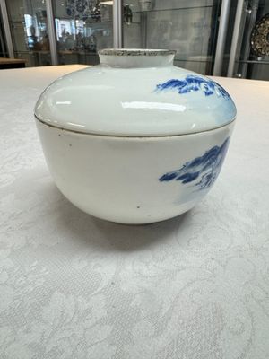 A pair of Chinese blue and white 'Bleu de Hue' covered bowls with landscape design, Phong Vu Quy Chu 風雨歸舟 marks, 19th C. — photo 26