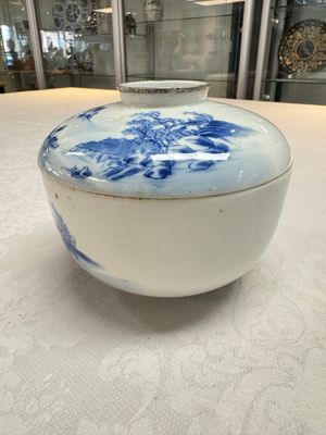 A pair of Chinese blue and white 'Bleu de Hue' covered bowls with landscape design, Phong Vu Quy Chu 風雨歸舟 marks, 19th C. — photo 6