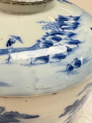 A pair of Chinese blue and white 'Bleu de Hue' covered bowls with landscape design, Phong Vu Quy Chu 風雨歸舟 marks, 19th C. — photo 10