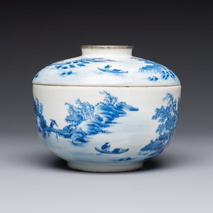 A pair of Chinese blue and white 'Bleu de Hue' covered bowls with landscape design, Phong Vu Quy Chu 風雨歸舟 marks, 19th C. — photo 10