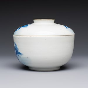 A pair of Chinese blue and white 'Bleu de Hue' covered bowls with landscape design, Phong Vu Quy Chu 風雨歸舟 marks, 19th C. — photo 12
