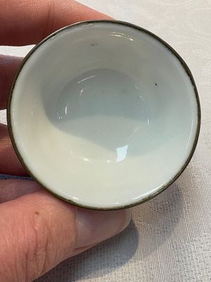 A pair of Chinese blue and white 'Bleu de Hue' cups with calligraphy for the Vietnamese market, 19th C. — foto 4