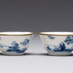 A pair of Chinese blue and white 'Bleu de Hue' cups with calligraphy for the Vietnamese market, 19th C. — foto 1