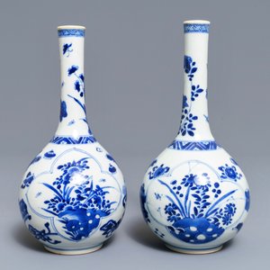 A pair of Chinese blue and white bottle vases, Kangxi — photo 3