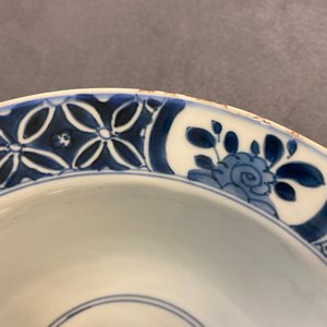A pair of Chinese blue and white bowls, Kangxi — photo 11
