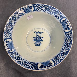 A pair of Chinese blue and white bowls, Kangxi — photo 19