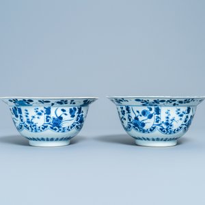 A pair of Chinese blue and white bowls, Kangxi — photo 2