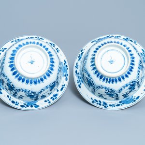 A pair of Chinese blue and white bowls, Kangxi — photo 7