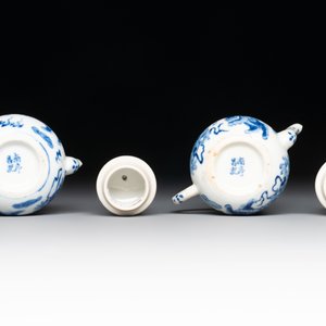 A pair of Chinese blue and white 'Buddhist lion' teapots and covers, Nan Ting Chang Ji 南亭昌記 mark, 19th C. — photo 7