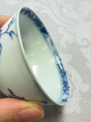 A pair of Chinese blue and white 'Ca Mau' shipwreck tea bowls and saucers — photo 17