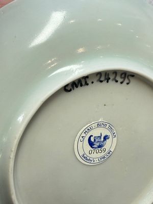 A pair of Chinese blue and white 'Ca Mau' shipwreck tea bowls and saucers — photo 30