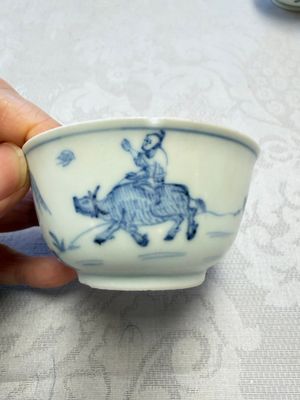 A pair of Chinese blue and white 'Ca Mau' shipwreck tea bowls and saucers — photo 3