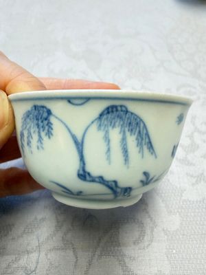 A pair of Chinese blue and white 'Ca Mau' shipwreck tea bowls and saucers — photo 6
