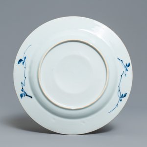 A pair of Chinese blue and white 'Cao sister' plates and one with antiquities, Kangxi — photo 3