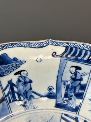 A pair of Chinese blue and white 'Cao sisters' dishes, Kangxi/Yongzheng — 照片 5