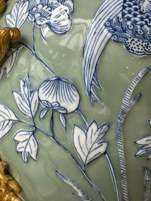A pair of Chinese blue and white celadon-ground vases with gilt bronze mounts, 19th C. — photo 8