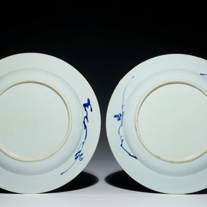 A pair of Chinese blue and white chargers with a scene from "The Romance of the Western Chamber", Yongzheng — 照片 2