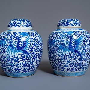 A pair of Chinese blue and white covered 'phoenix' jars, Kangi mark, 19th C. — photo 4
