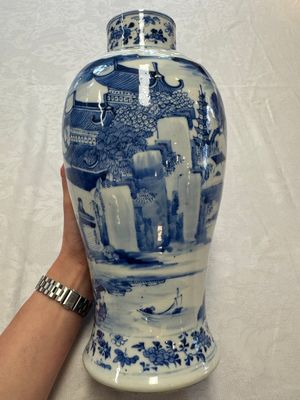 A pair of Chinese blue and white covered vases and two covered jars, Kangxi mark, 19th C — 照片 52