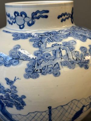 A pair of Chinese blue and white covered vases with figural design, 19th C. — 照片 13