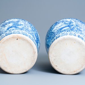 A pair of Chinese blue and white covered vases with landscape medallions on a floral ground, Kangxi — photo 6