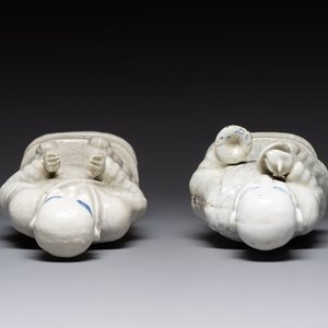 A pair of Chinese blue and white crackle-glazed monks, 19th C. — photo 6