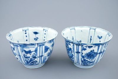 A pair of Chinese blue and white crow cups, Ming, Wanli