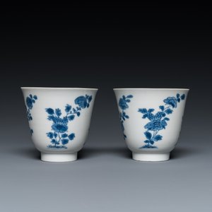 A pair of Chinese blue and white cups and saucers, Chenghua mark, Kangxi — 照片 6