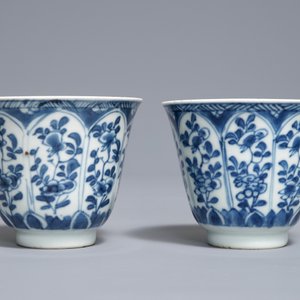 A pair of Chinese blue and white cups and saucers with Johanneum marks, Kangxi — photo 7