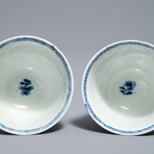 A pair of Chinese blue and white cups and saucers with Johanneum marks, Kangxi — photo 8